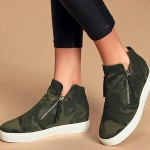 Steve Madden Mid Zip-Up Camouflage Shoes